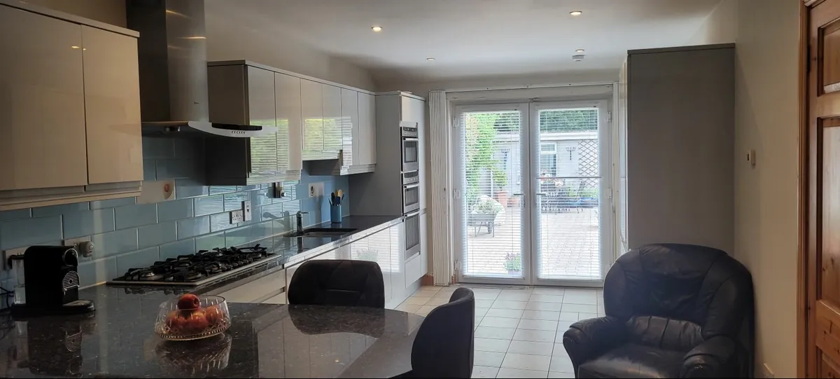 Kitchen storage and appliances - Image 1