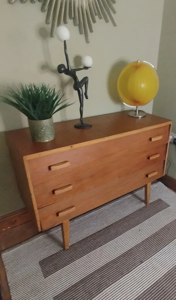 Mid century chest of drawers - Image 4