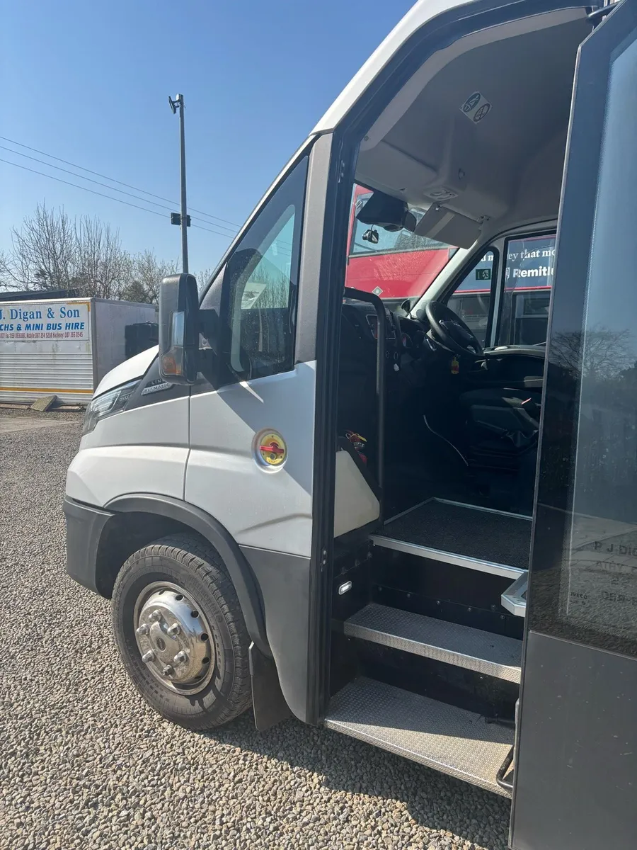 2022 reg Iveco low KLM’s wheel chair bus 22 seater - Image 2