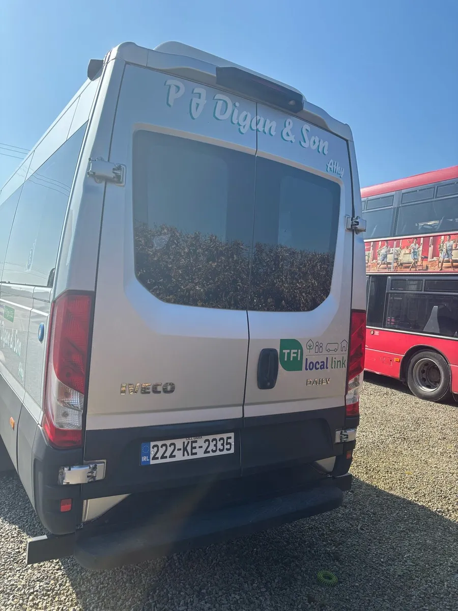 2022 reg Iveco low KLM’s wheel chair bus 22 seater - Image 4