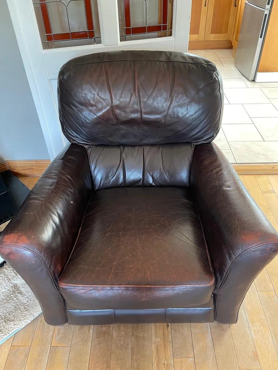 FREE - Suite of furniture - Image 2