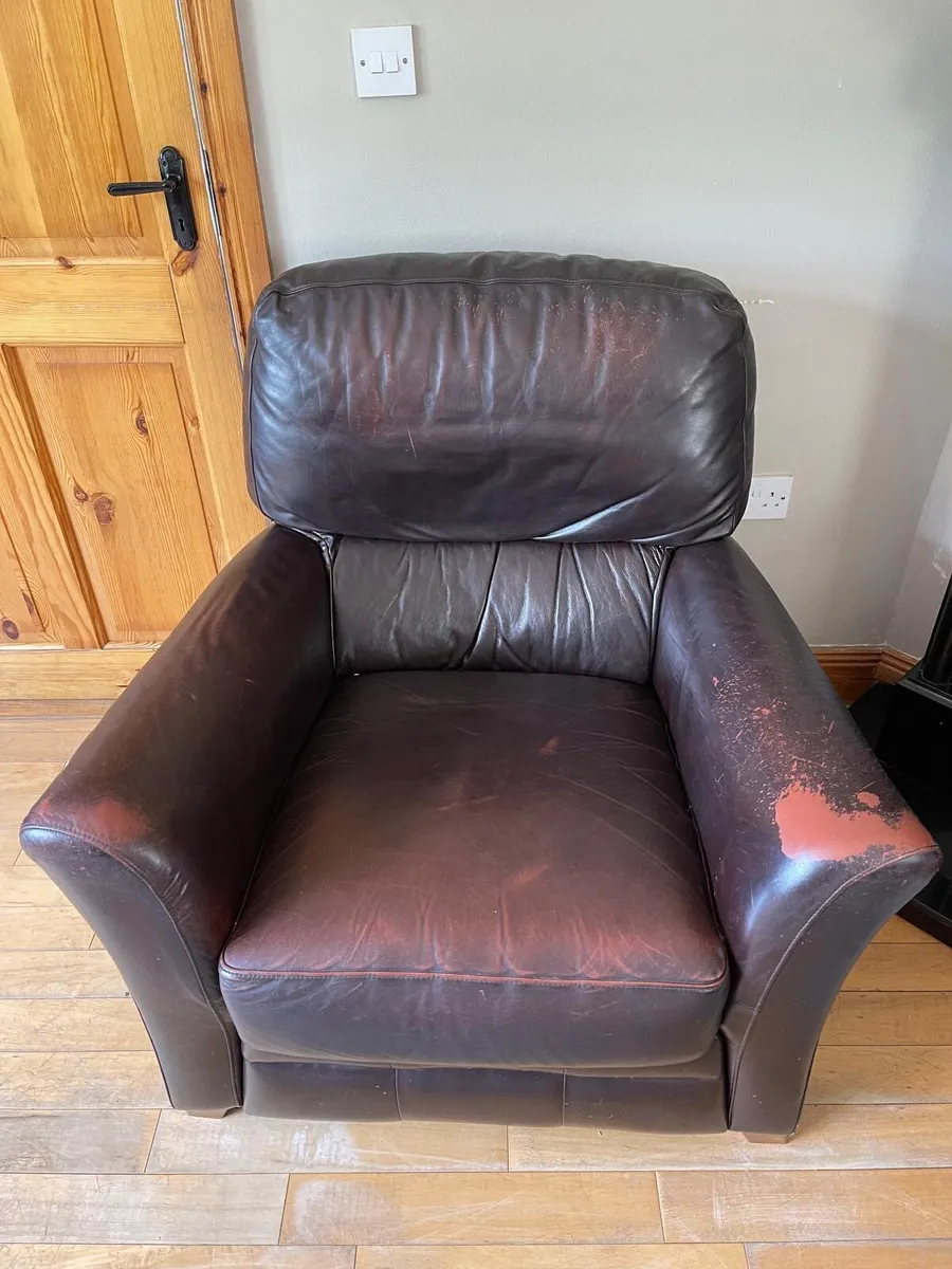 FREE - Suite of furniture - Image 3