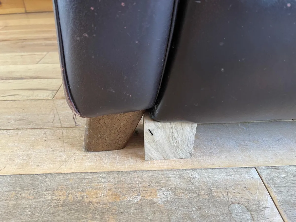 FREE - Suite of furniture - Image 4