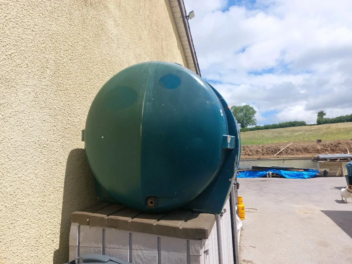 Small oil tank only 750 litres - Image 3