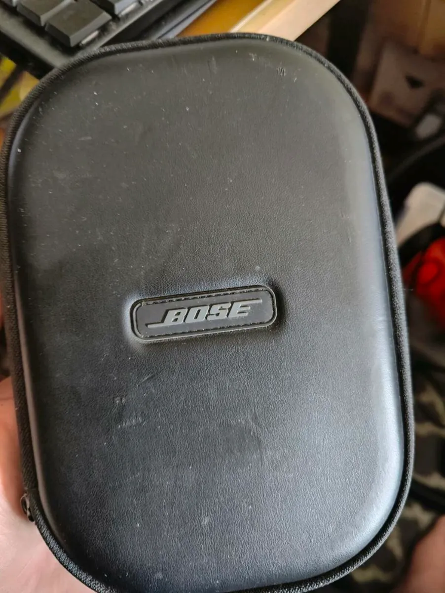 Bose headphones - Image 2