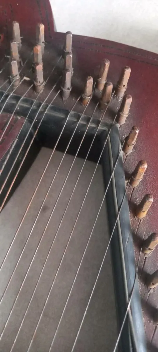 Vintage Lyre Harp made in Canada - Image 4