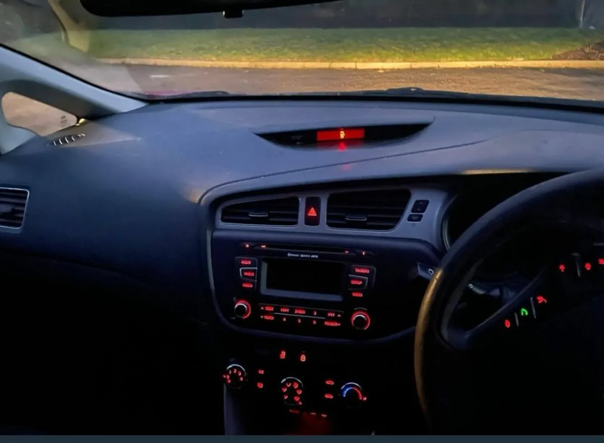 Kia Ceed 2014 - Image 2