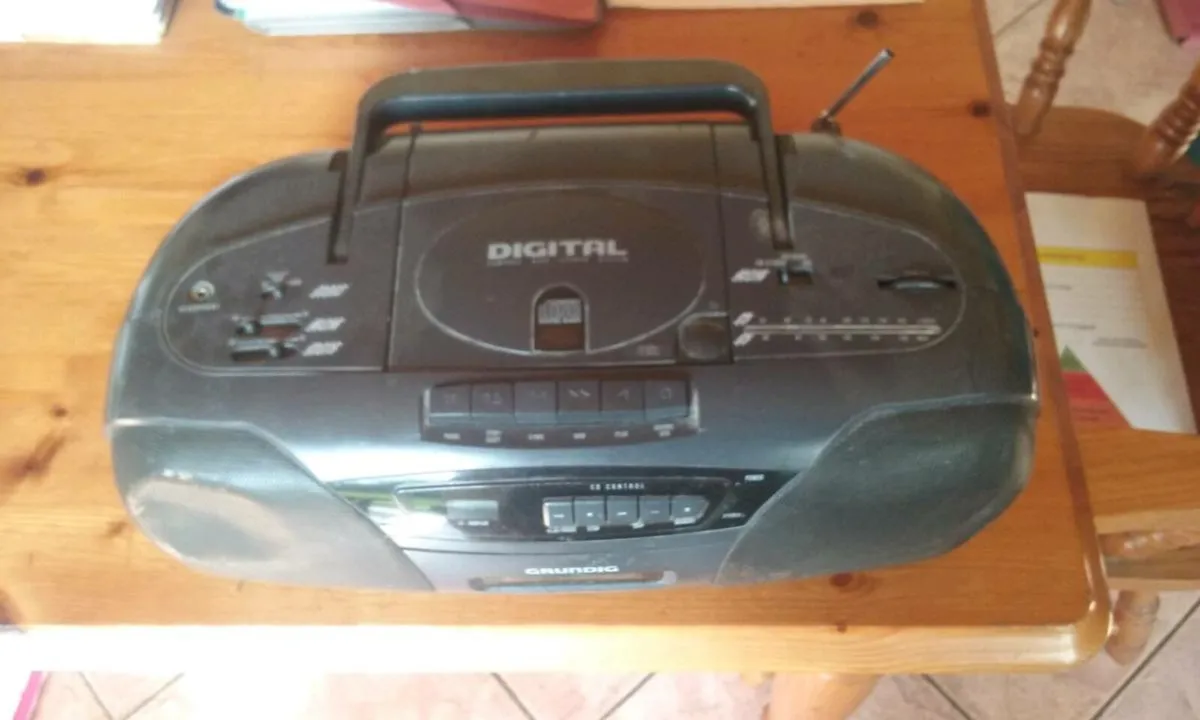 Stereo - Image 2