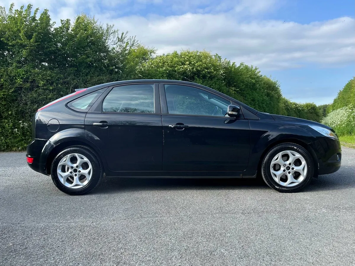 Ford focus 1.6 with a new nct for a full year - Image 1