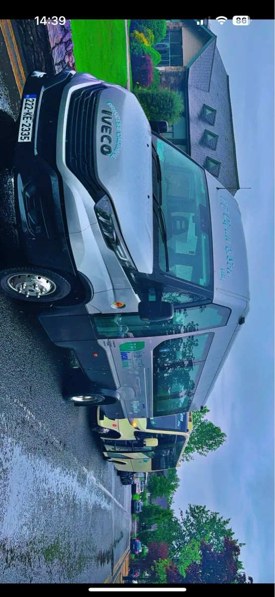 2022 reg Iveco low KLM’s wheel chair bus 22 seater - Image 1