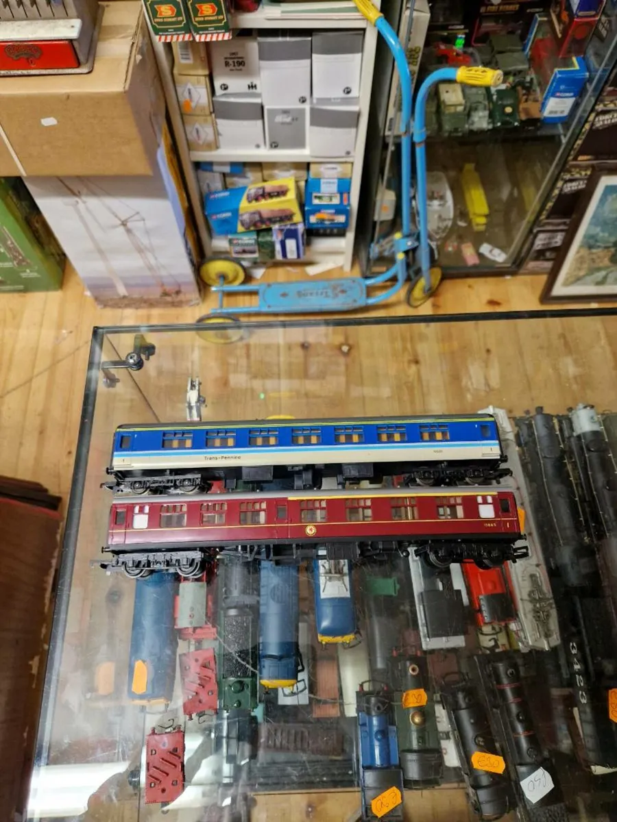 Hornby Lima Triang Carraiges OO Gauge