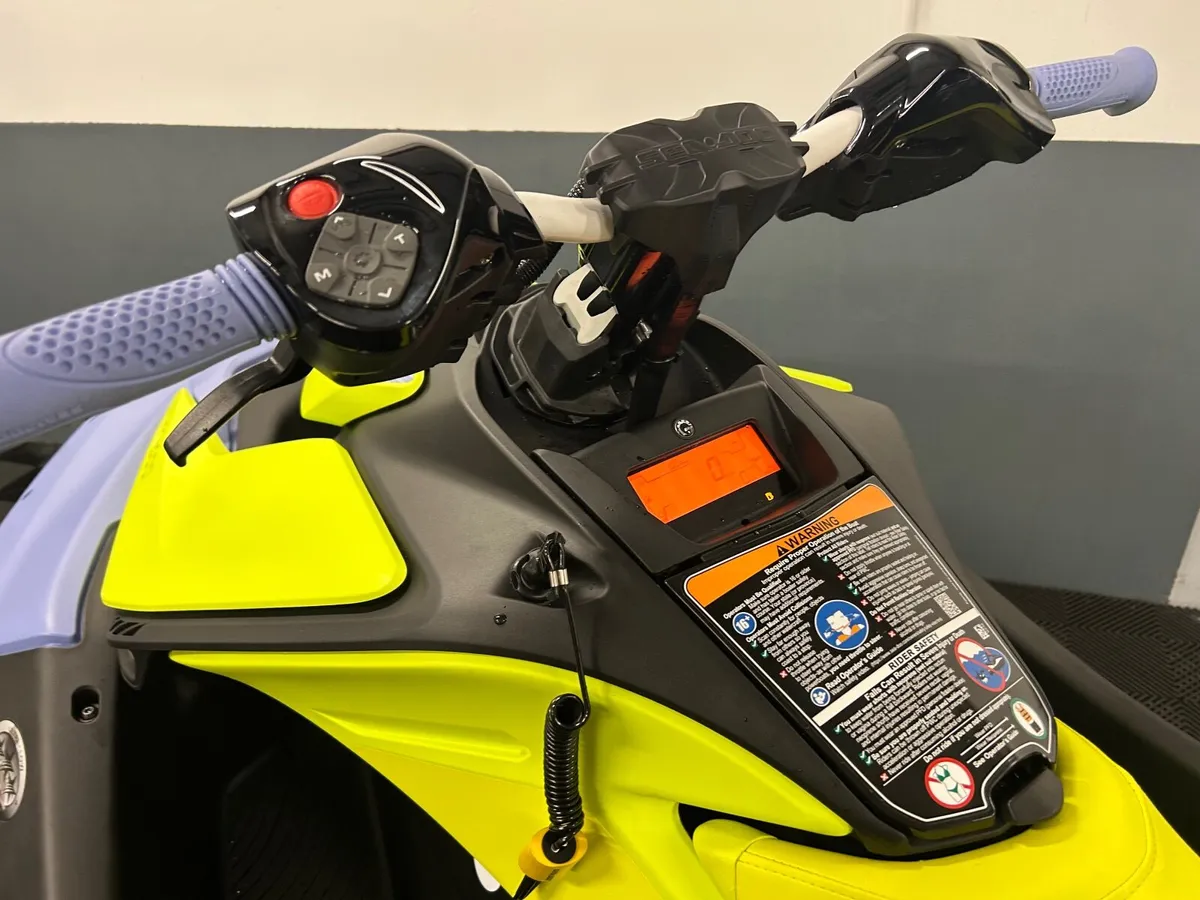 New Seadoo Trixx Jetski - Image 4