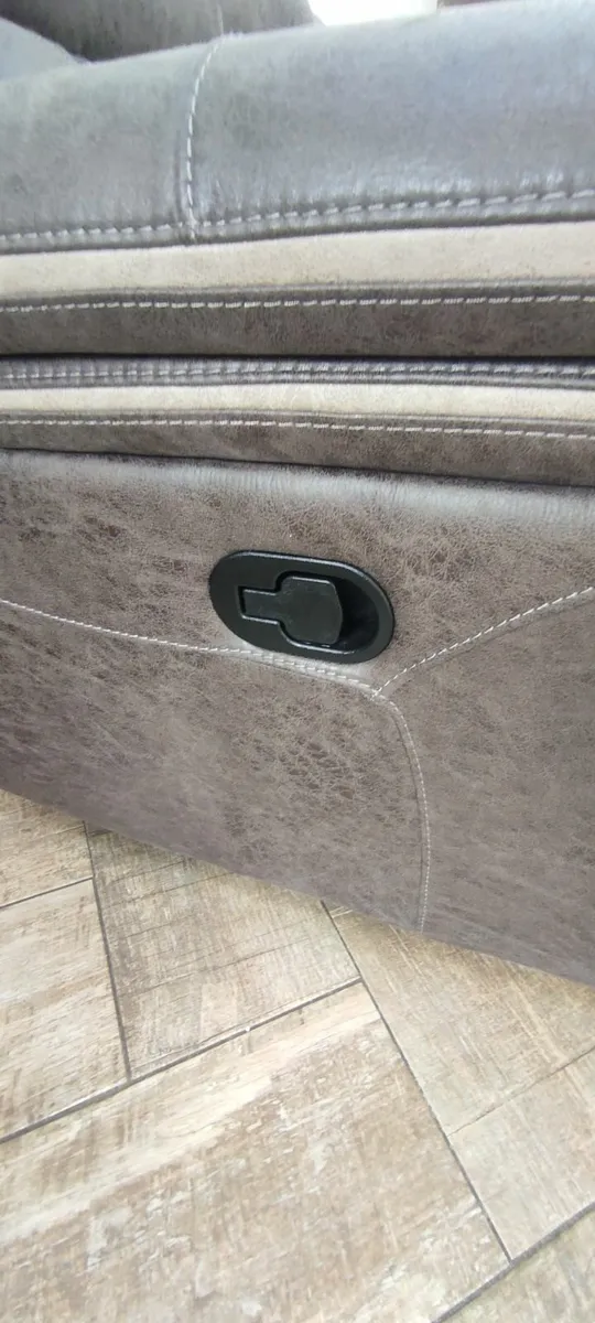Couch - Image 2