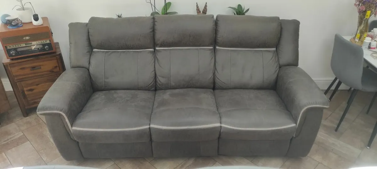 Couch - Image 3