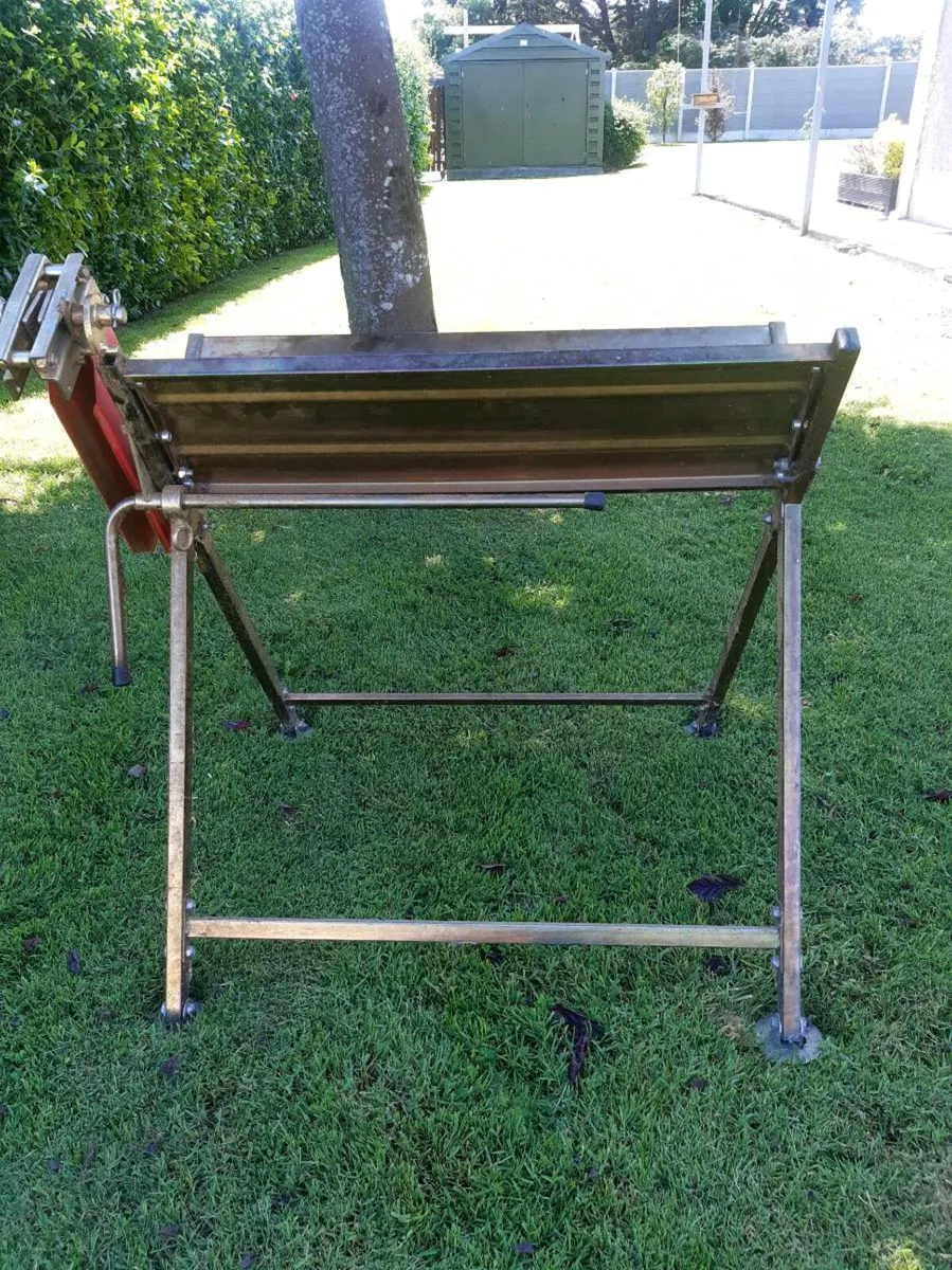 Saw horse - Image 1