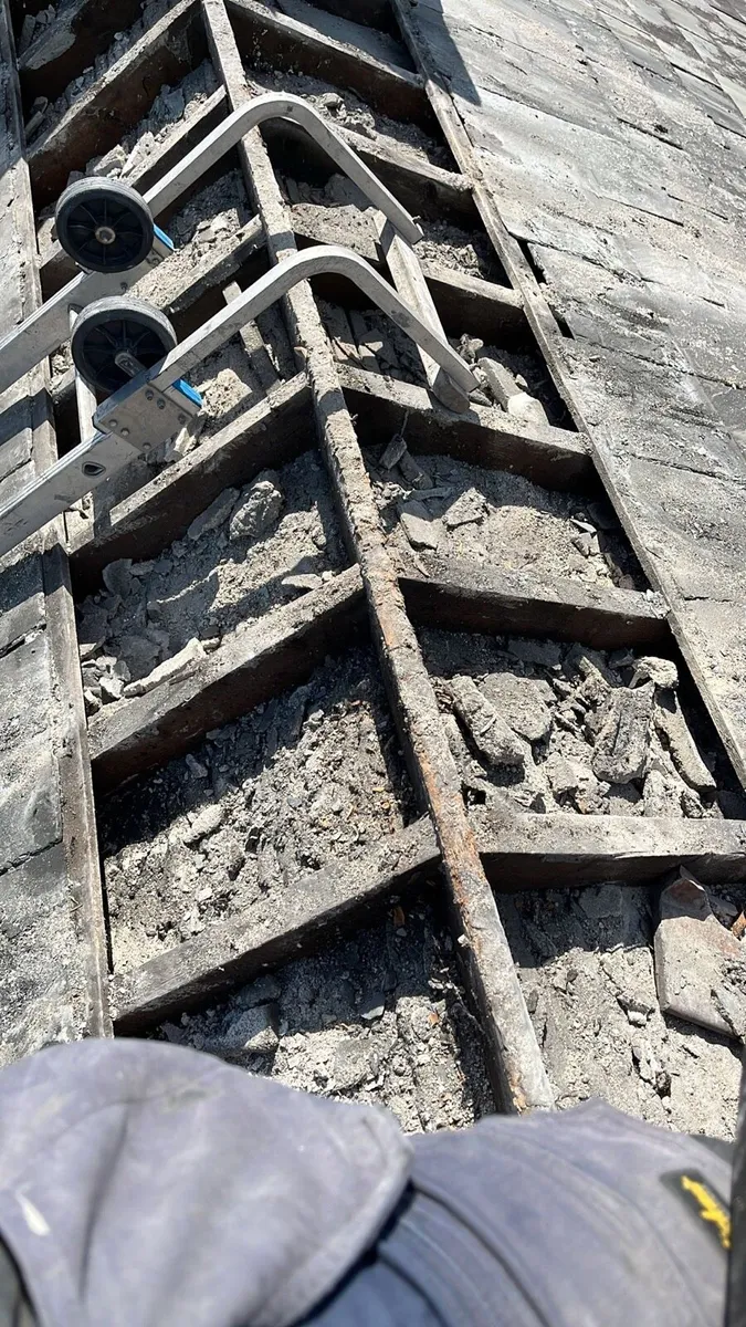 Roofer needed - Image 1