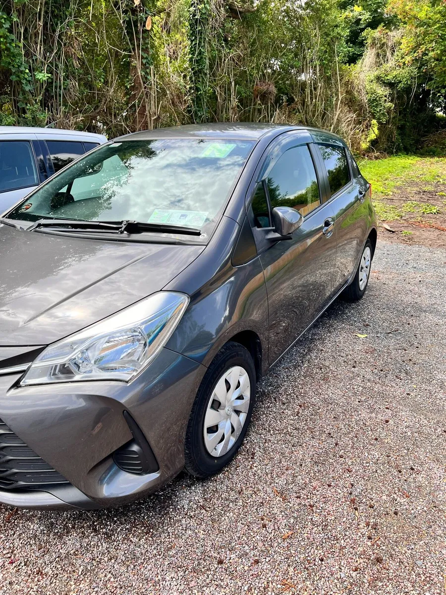 Toyota vitz 2017 1.0 litre Automatic - Image 3