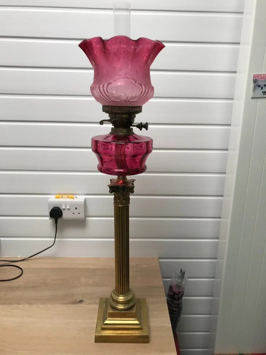 Antique oil lamp - Image 1