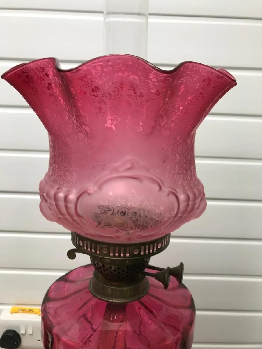 Antique oil lamp - Image 2