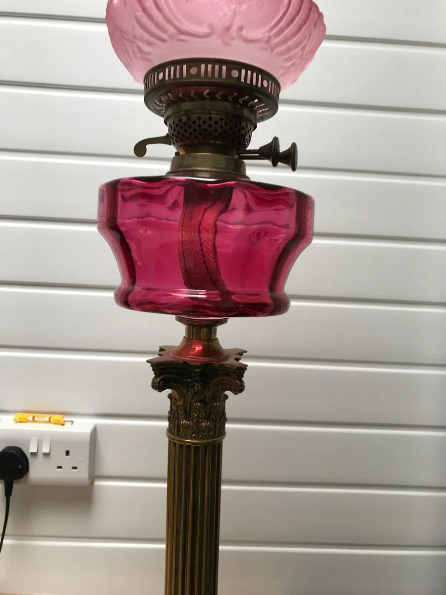 Antique oil lamp - Image 3