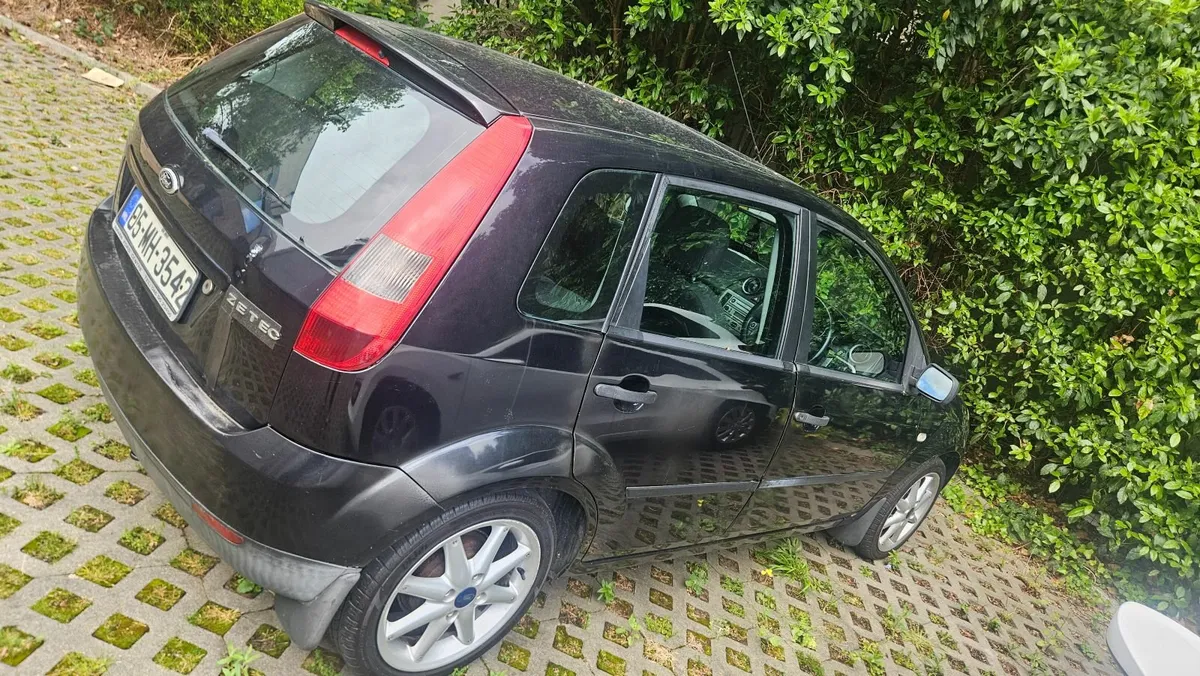 Ford Fiesta 2005 - Image 2