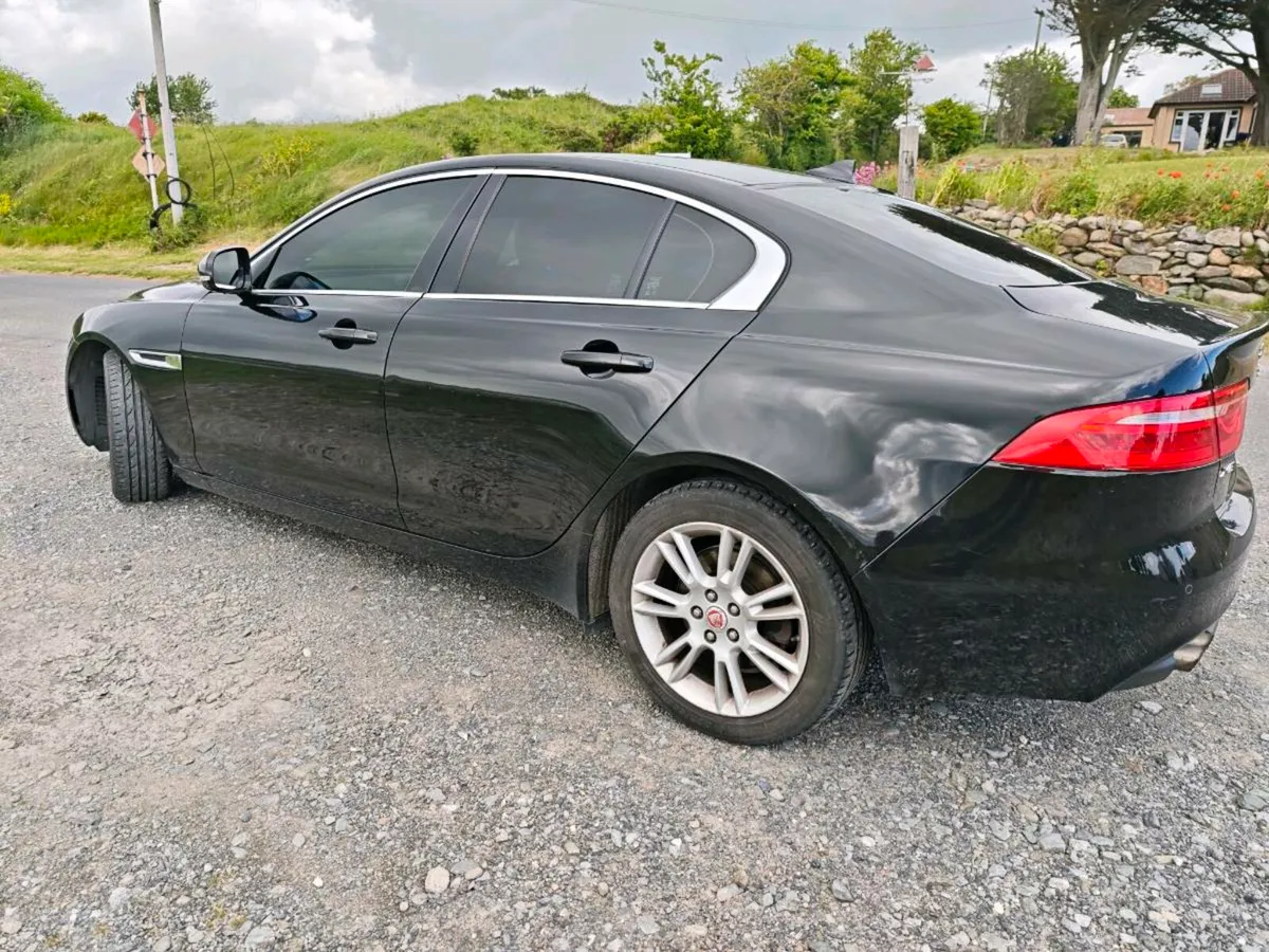 Jaguar XE - Image 3