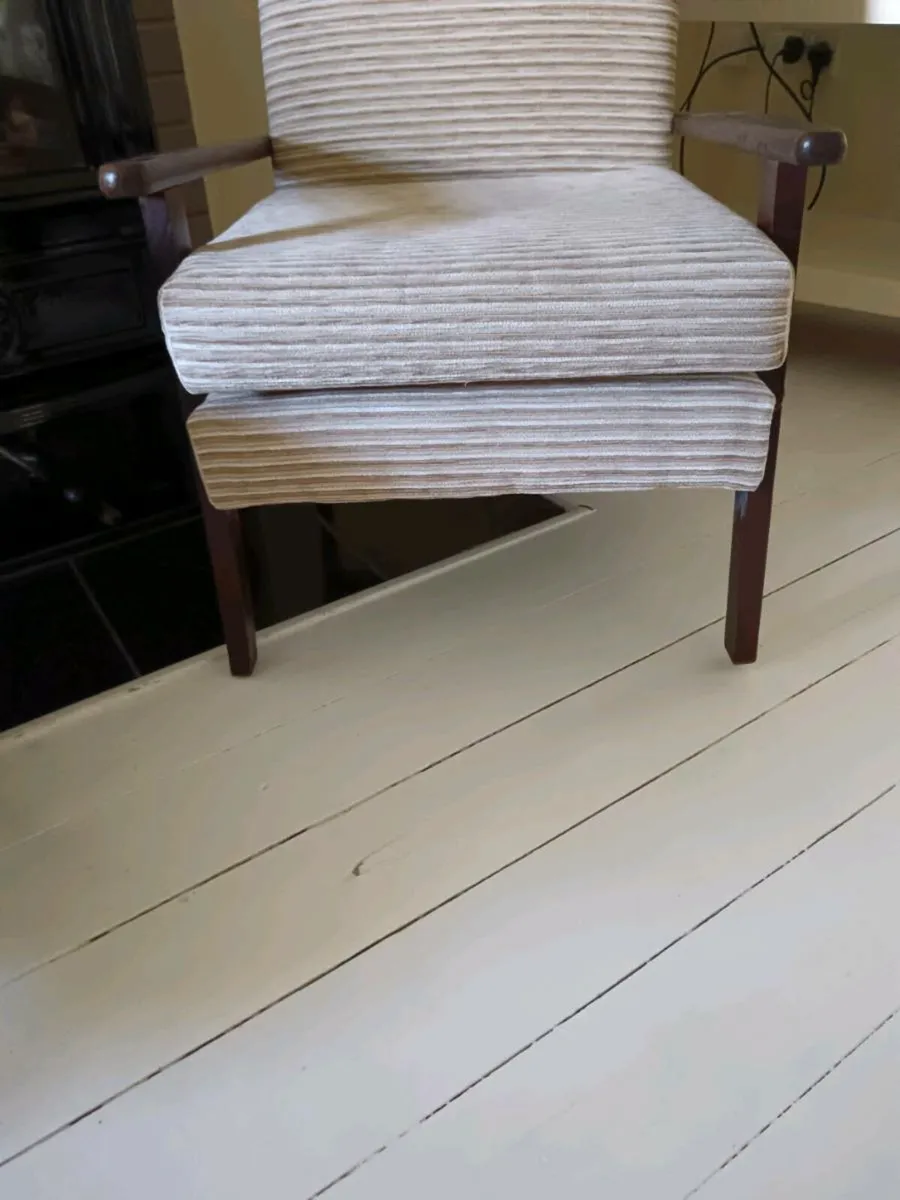 Fireside armchairs - Image 4