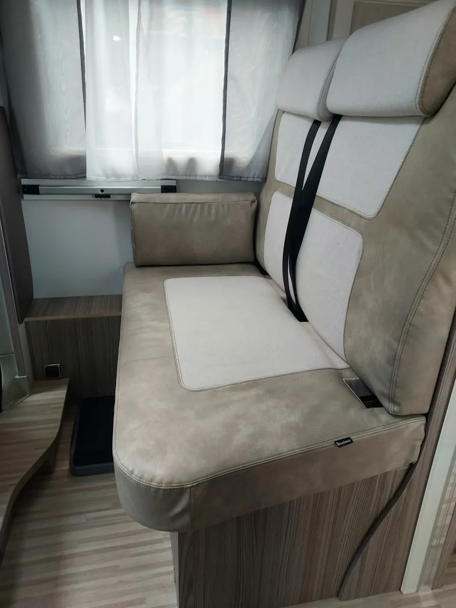 Motorhome - Image 4