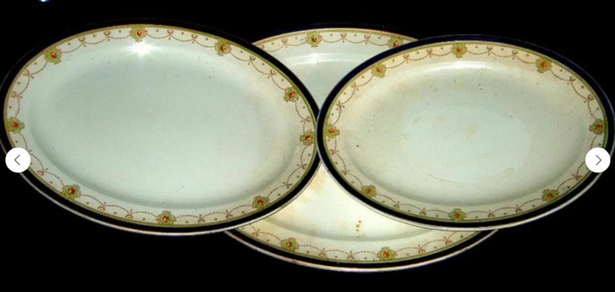 Vintage Wedgewood Platters & Tureen - Image 3