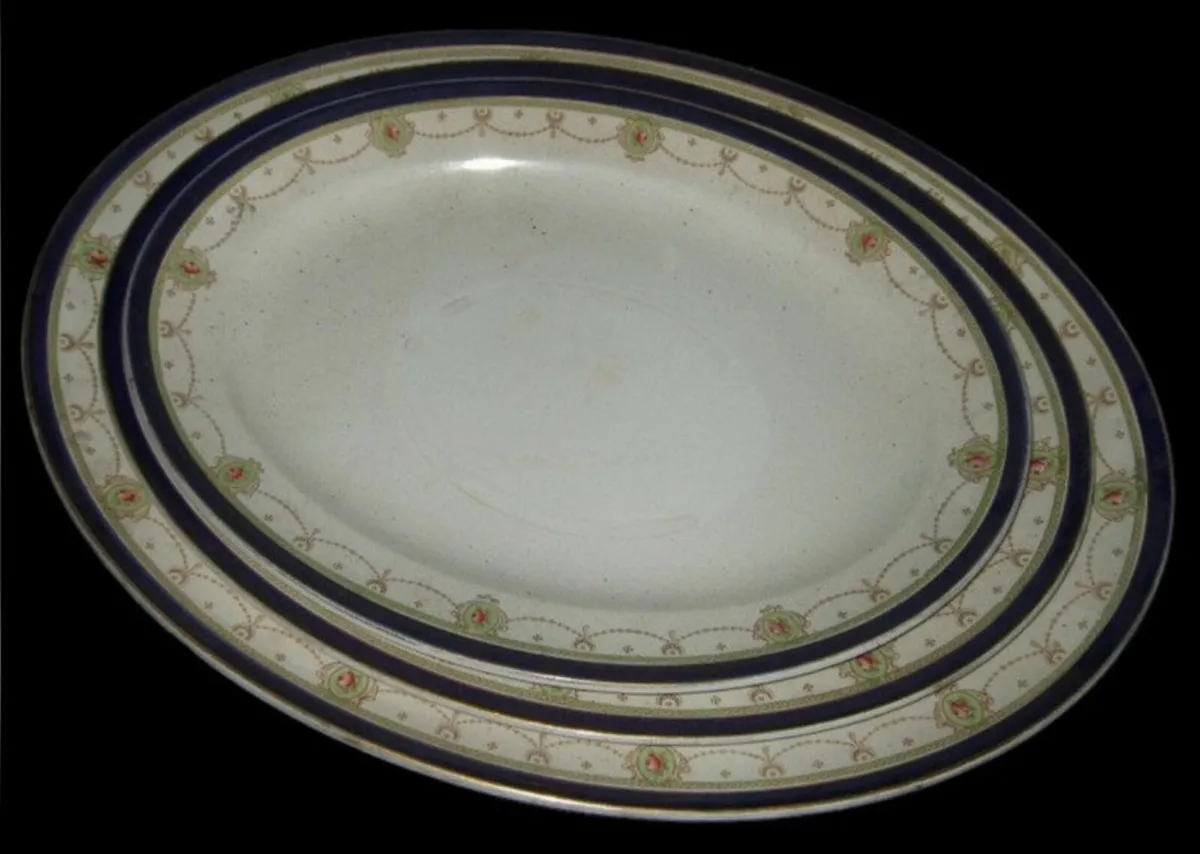 Vintage Wedgewood Platters & Tureen - Image 4