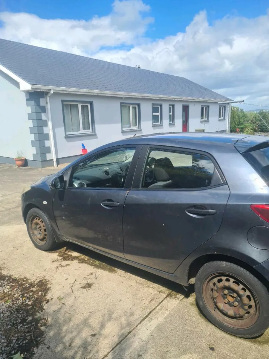 Mazda 2 2011 - Image 4