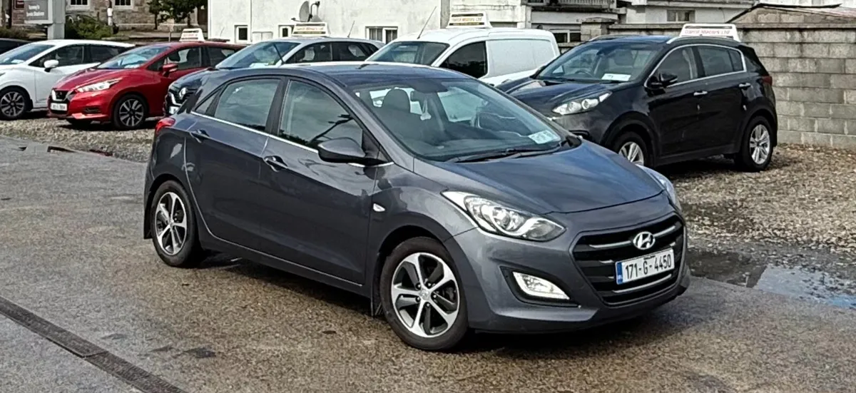 17 Hyundai i30 1.6 automatic - Image 1