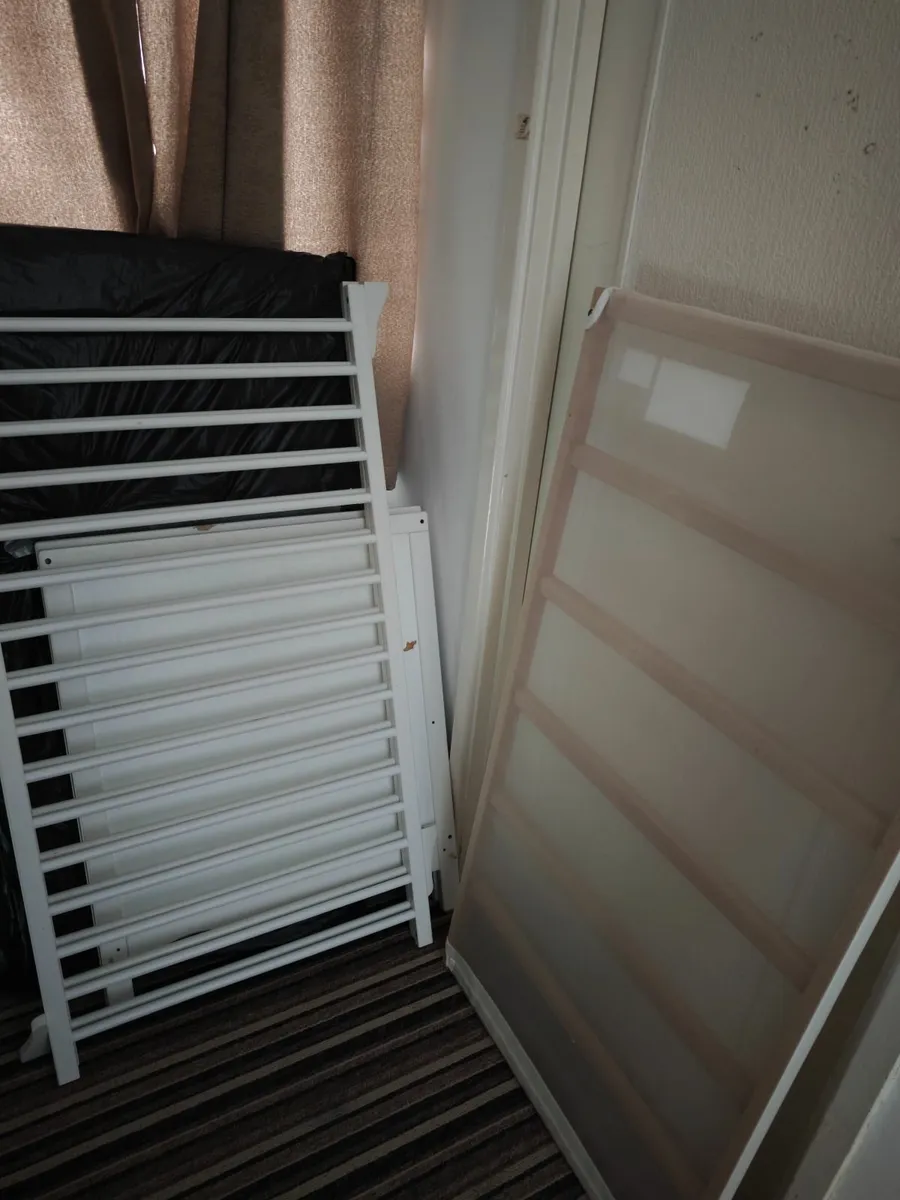 Cot bed