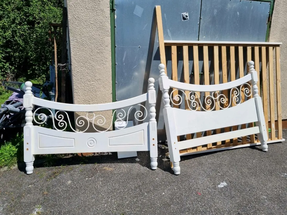 Bed - Image 1
