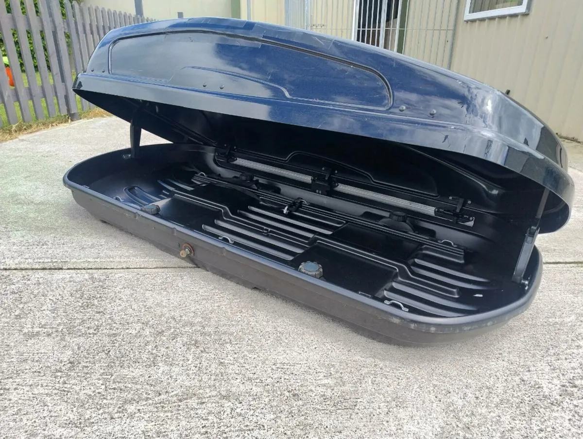 Roof box - Image 3