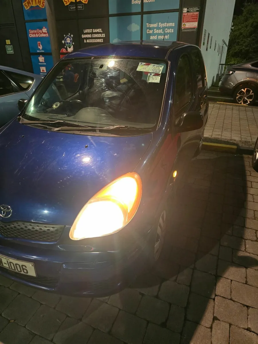 Toyota Yaris 2005 - Image 2