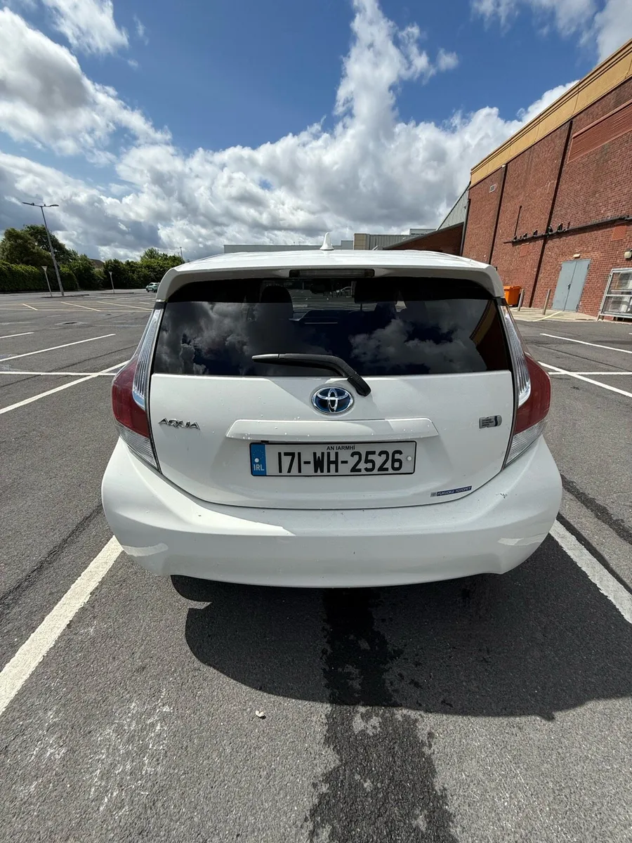 2017 TOYOTA AQUA - Image 4