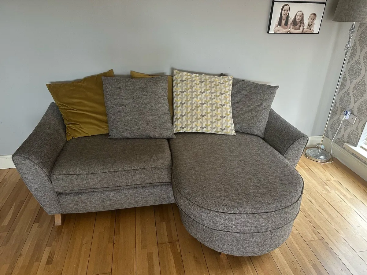 Couch with L shape - Image 2