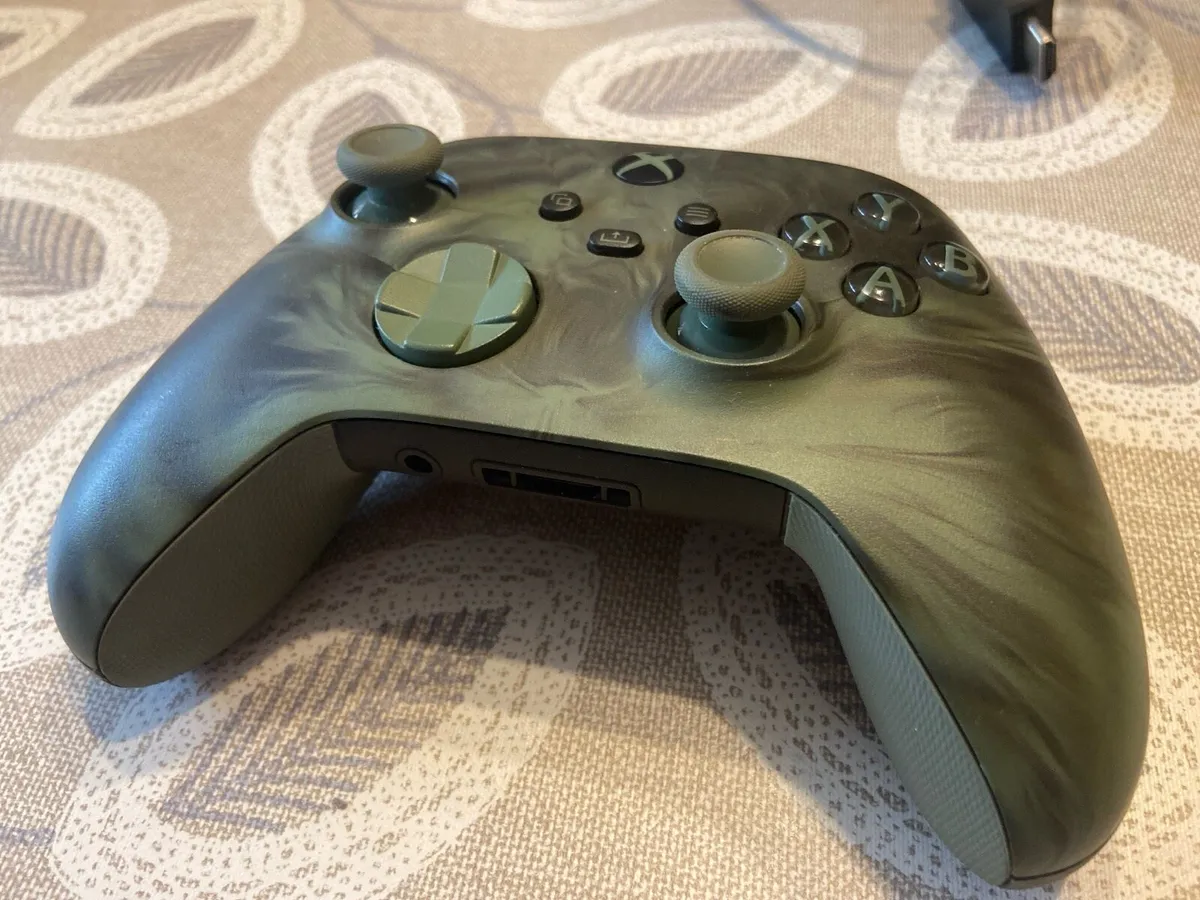 Xbox Series X - Image 2