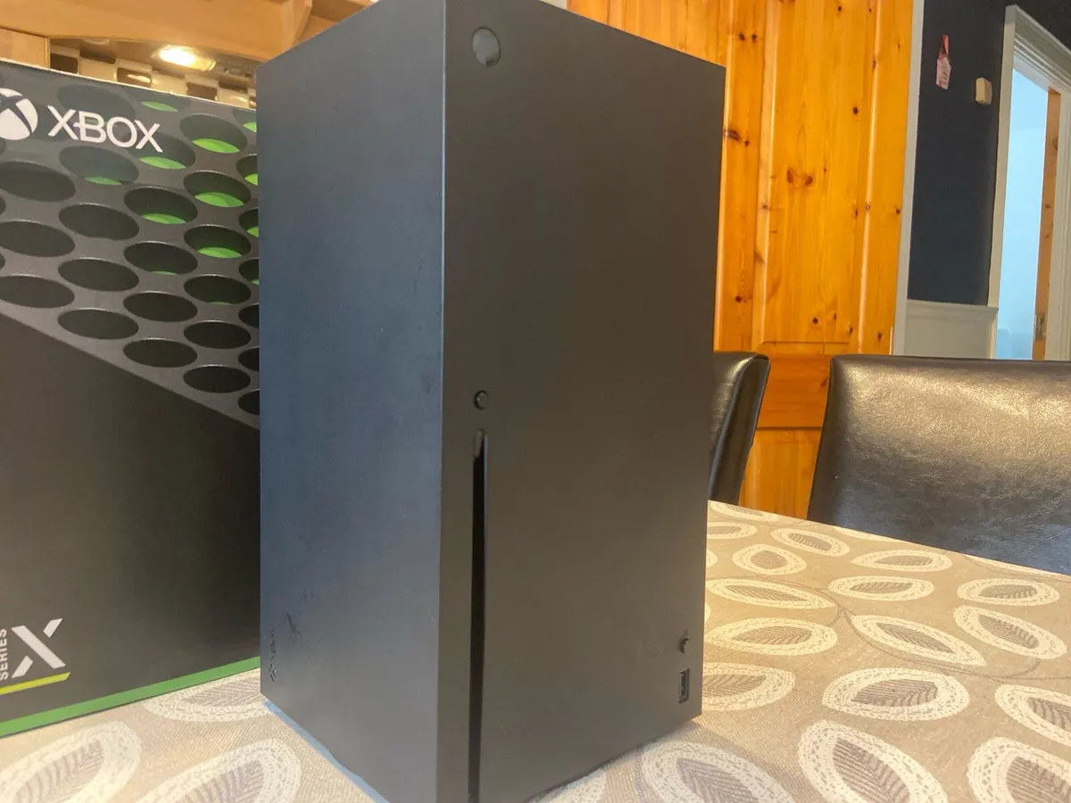 Xbox Series X - Image 3