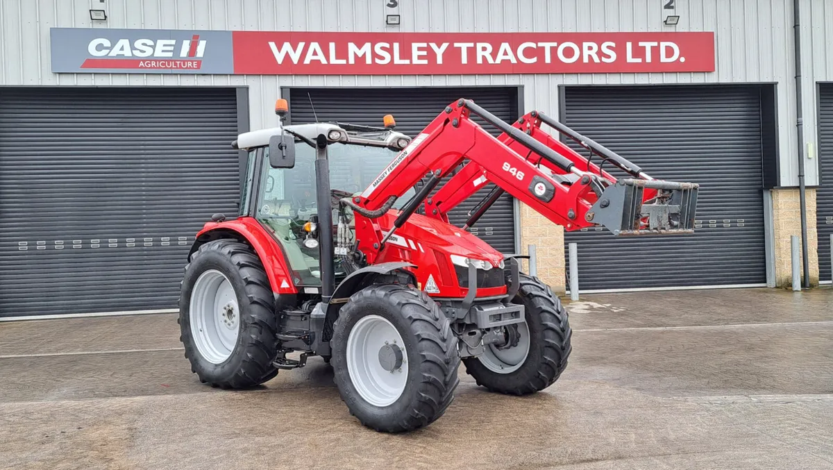 MASSEY FERGUSON 5712SL & LOADER - Image 1