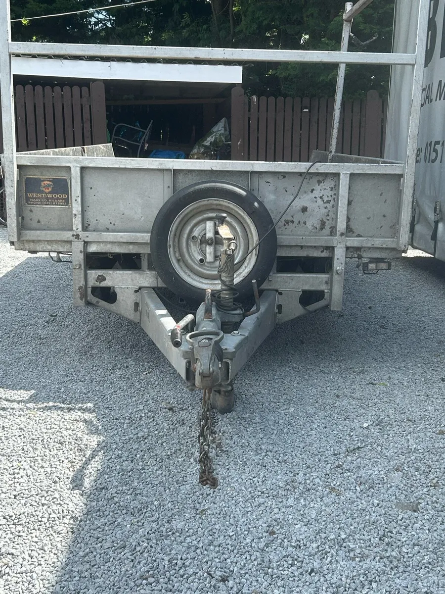 Trailer - Image 1