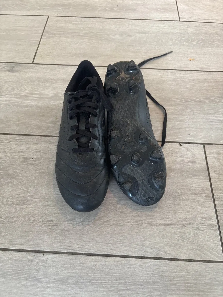 Football boots Adidas size 6 - Image 1
