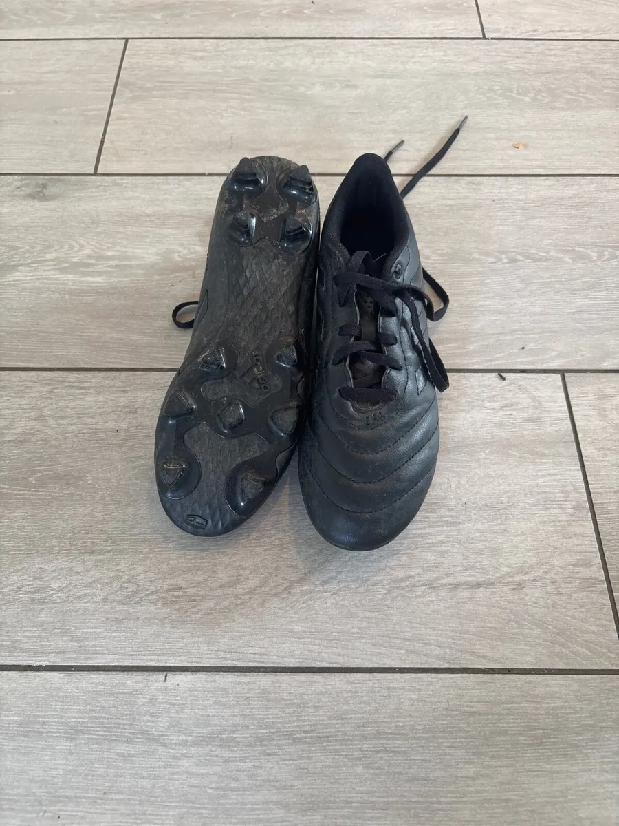 Football boots Adidas size 6 - Image 2