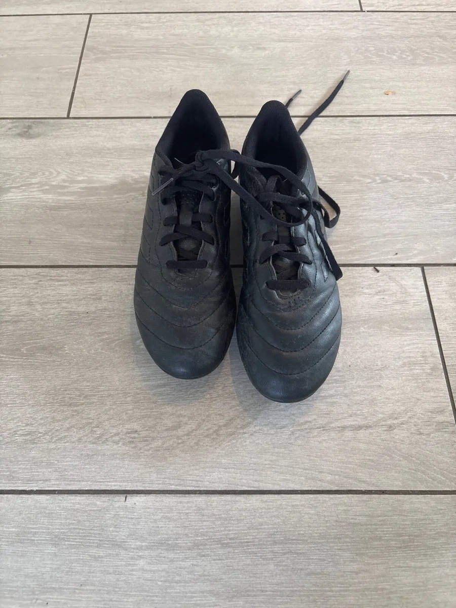 Football boots Adidas size 6 - Image 3