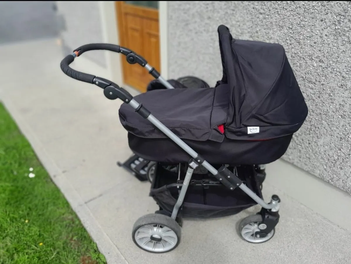 Child's buggy - Image 1
