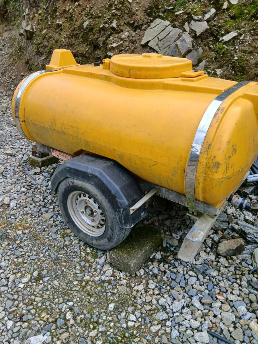 Water bowser - Image 2