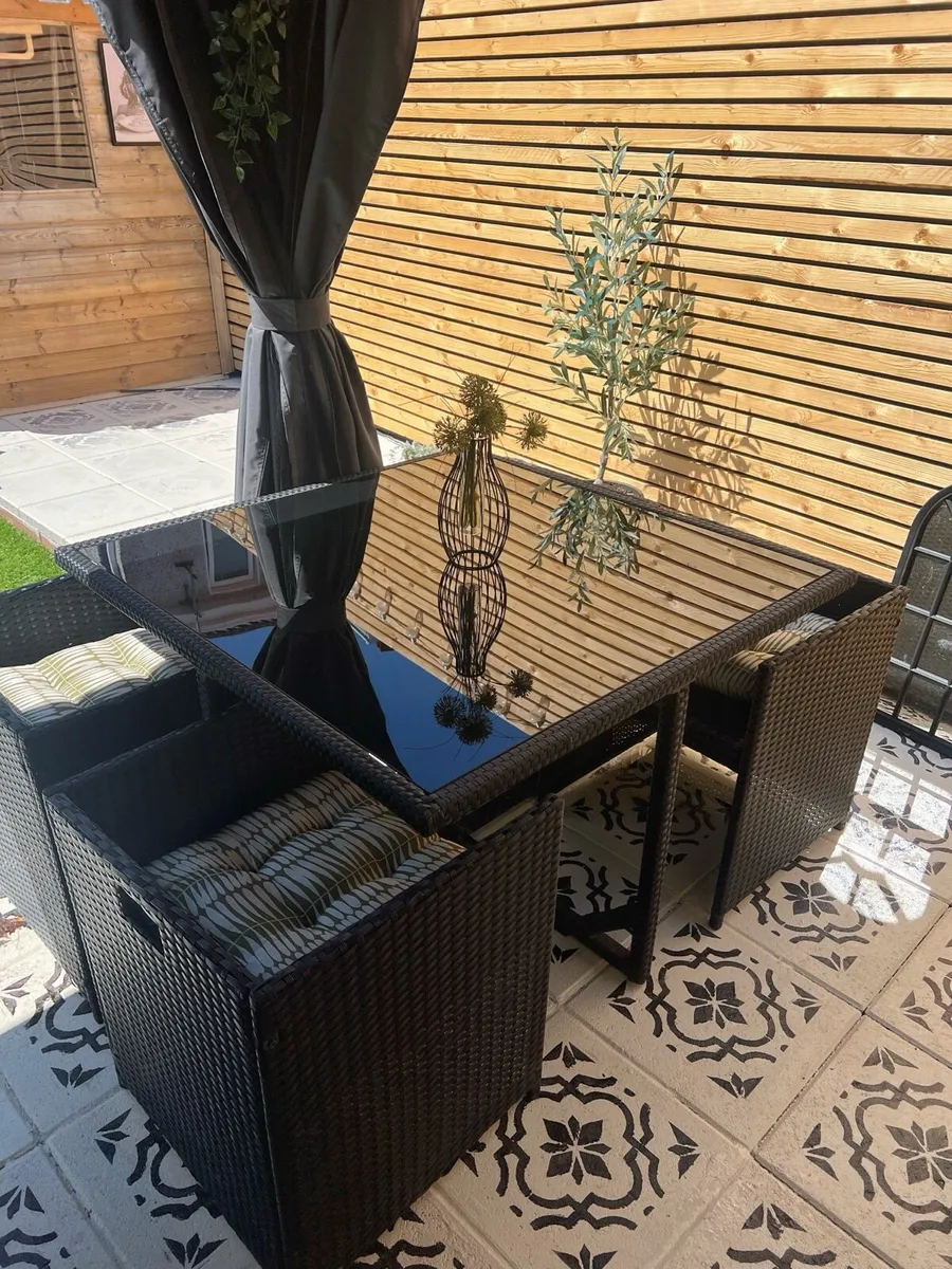 Garden furniture - Image 1