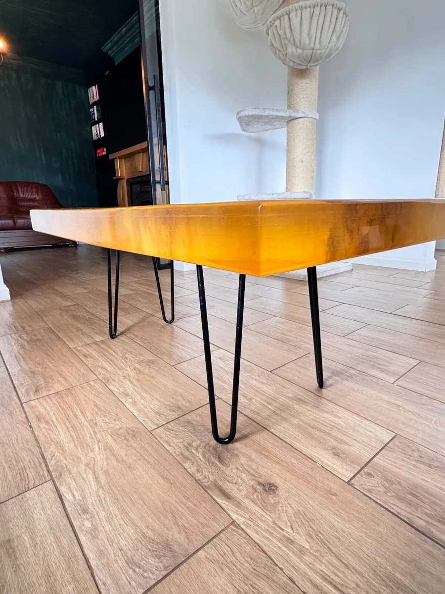 Epoxy resin table - Image 4