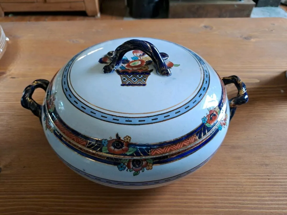 Losol Ware Tureen red blue and gold - Image 1